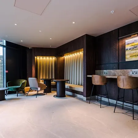 Centre 2 Bed - Large Roof Terrace * ليدز